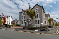 Lansdowne House with Private Car Park