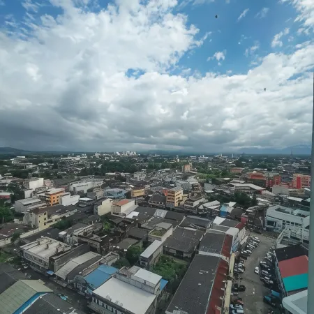Thumrin Thana Hotel