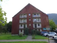 Appartement. Dans un Parc. A 5 Minutes à Pied du Centre Ville. Idéal Curistes Hoteles en Bagnères-de-Luchon