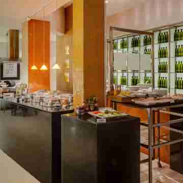 The Oasis Dining/Meeting Rooms