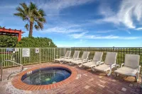 Aquarius 201 - Renovated 2 bed / 1.5 Bath Beach Condo with bay view!!!