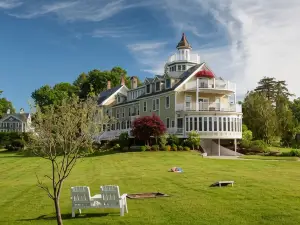 Captain Nickels Inn