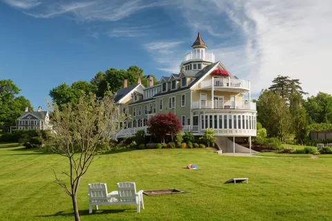 Captain Nickels Inn