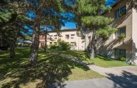 Logis Hotel le Lac Hotels near Lac de Serre-Poncon