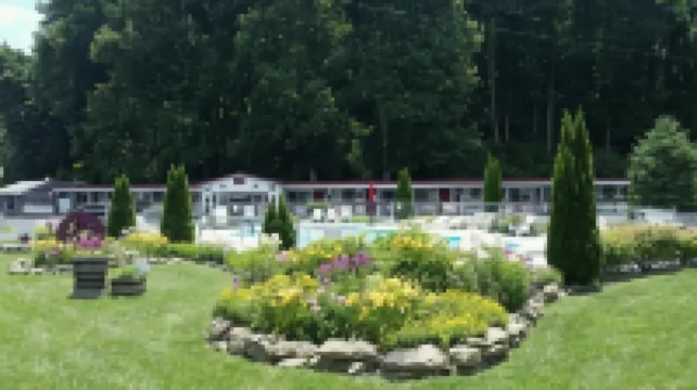 A Holiday Motel - Maggie Valley Hotels in Maggie Valley