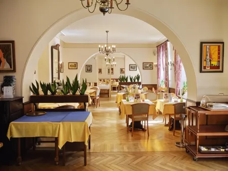 Logis Hotel Restaurant Remotel Отели в г. Одэн-ле-Тиш