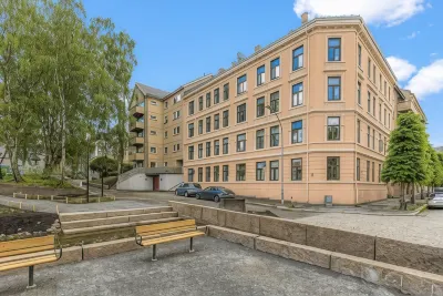 Modern and Central Apartment, 6 Mins to Oslo City Hotels in Trollåsen