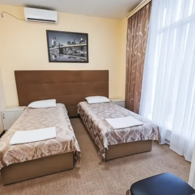 5 Avenyu Hotels near Kebir-Jami Mosque