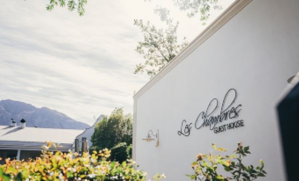 Les Chambres Guest House