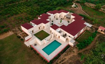 Guldaar - A Luxury Forest Retreat