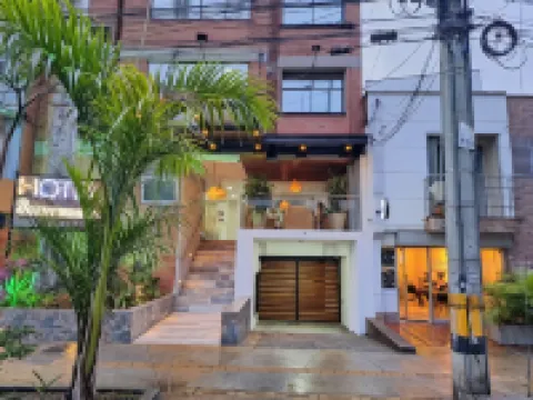 索拉美利加酒店 鄰近Plaza de Toros La Macarena的酒店