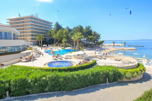 Apartment Vesna Near Beach with the Balcony - Mountain view