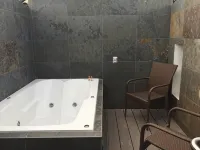 Atiq Boutique Hotel - Hot Tub