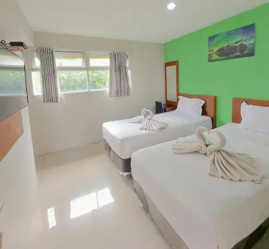 The Aurora by Makati Hotel dekat Observatorium Bosscha
