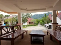 D.R. Lanta Bay Resort - parkir