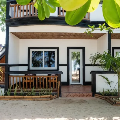 Hippocampus Beach Resort Hotels near Evolution Diving