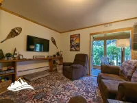 Spacious Cabin - Close to Seeley Lake, Wi-Fi, Dogs Welcome, RV Spot Hotels in Seeley Lake