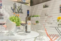 Como Dreams Apartments by Rent All Como