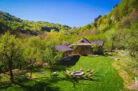Alunis Retreat - 3-Star