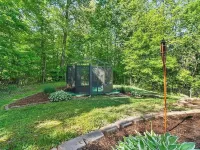 4-Bedroom Home - 2 King Beds, Summer Pool, Pool Table, Air Hockey + More Hotels in Cape Girardeau Township