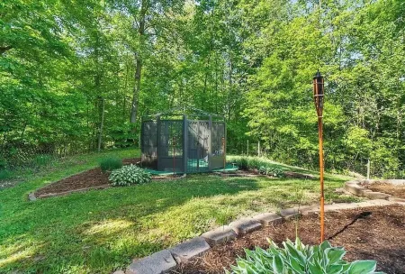 4-Bedroom Home - 2 King Beds, Summer Pool, Pool Table, Air Hockey + More Отели в г. Кейп Джирардо Тауншип