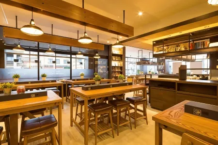 Hotel Granbinario Komatsu Отели рядом со станцией JR Awazu station