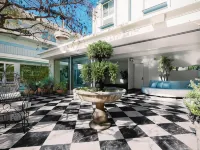 Short Stories Hotel Hotels near بيفرلي سنتر