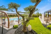Logis Hôtel Restaurant le Clos Fleuri - Pools
