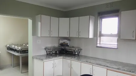 Emampingeni Lodge Отели в г. Порт-Эдвард