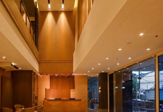 6. 더 트리뷰트 호..