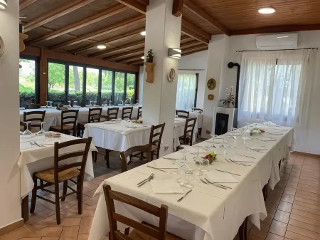 Hotel Ristorante le Querciolaie dei Ricci Отели рядом с достопримечательностью «La Feniglia»