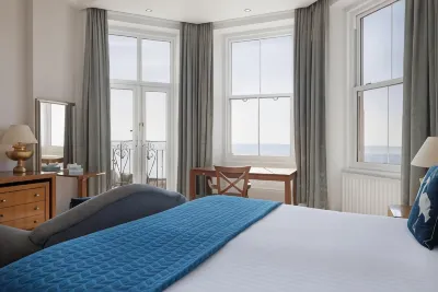 The Cumberland Hotel Hotels near Eastbourne Beach