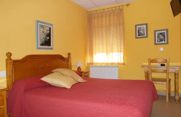 米拉多阿維拉旅館