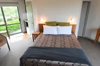 Omau Settlers Lodge Motel - โมเทล