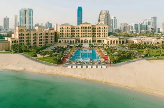 Royal Saray Resort Hotels near Bahrain Fort