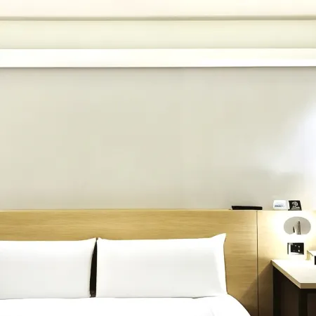 Hub Hotel Banqiao Inn Отели рядом с достопримечательностью «Станция метро Danfeng»