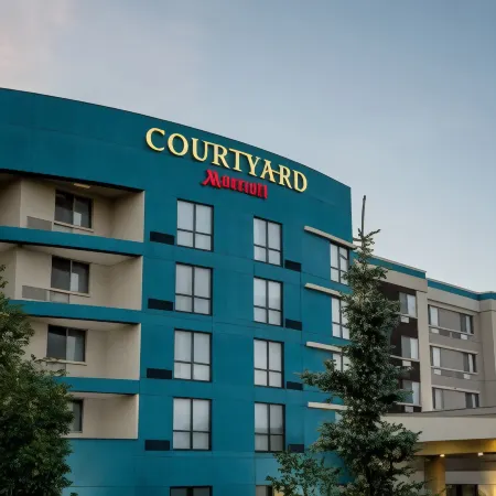 Courtyard Edmonton West Отели в г. Эдмонтон