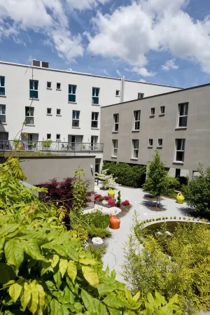 Logis Hôtel Victor Hugo & Spa Отели рядом с достопримечательностью «Университет Франш-Конте»