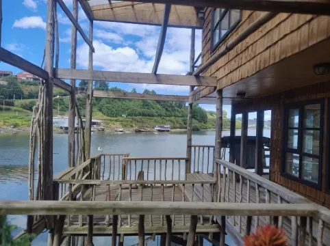 Hostal Palafito Waiwen