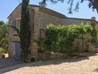 In Provence, Family Apartment, 2-4 People - Homestays