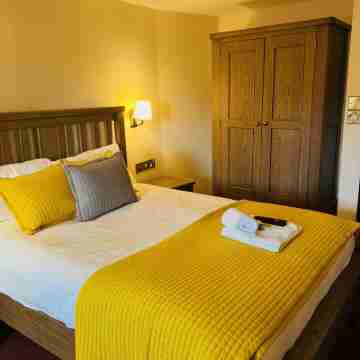 Crown & Cushion Hotel Rooms