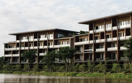 atta Lakeside Resort Suite Отели рядом с достопримечательностью «Wat Pa Khao Yai»