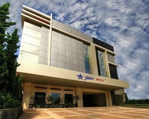 Star Hotel Hotels in Benua Melayu Darat