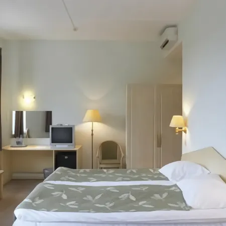 Petro Sport (Петро Спорт) Отели рядом с достопримечательностью «Taya»