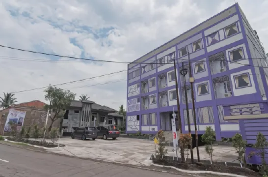 RedDoorz @ Cipanas Garut Hotels in Pananjung