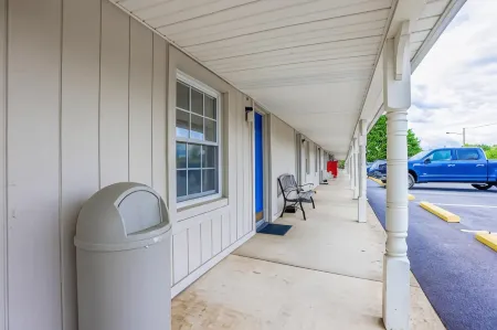 Relax Inn by OYO Natural Bridge I-81 Отели рядом с достопримечательностью «Парк Вирджиния Сафари»