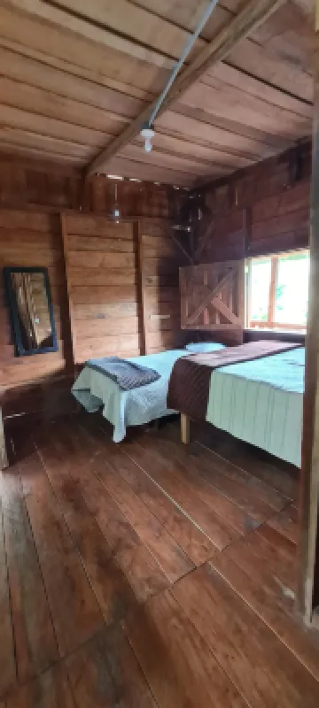 Cozy cabaña overlooking a beautiful valley. Finca Fajardo Lodge. Rustic Cabin#1 帕拉伊索酒店