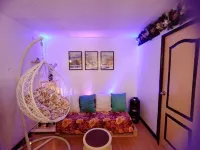 Ideal for family or barkada Staycation, 1 ride from mall, resto and supermarket Hotel di Imus