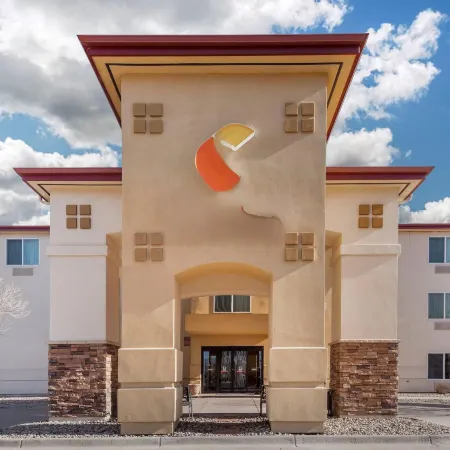 Comfort Inn & Suites
