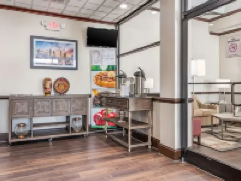 クオリティ イン スワニー I-85 スワニーのホテル